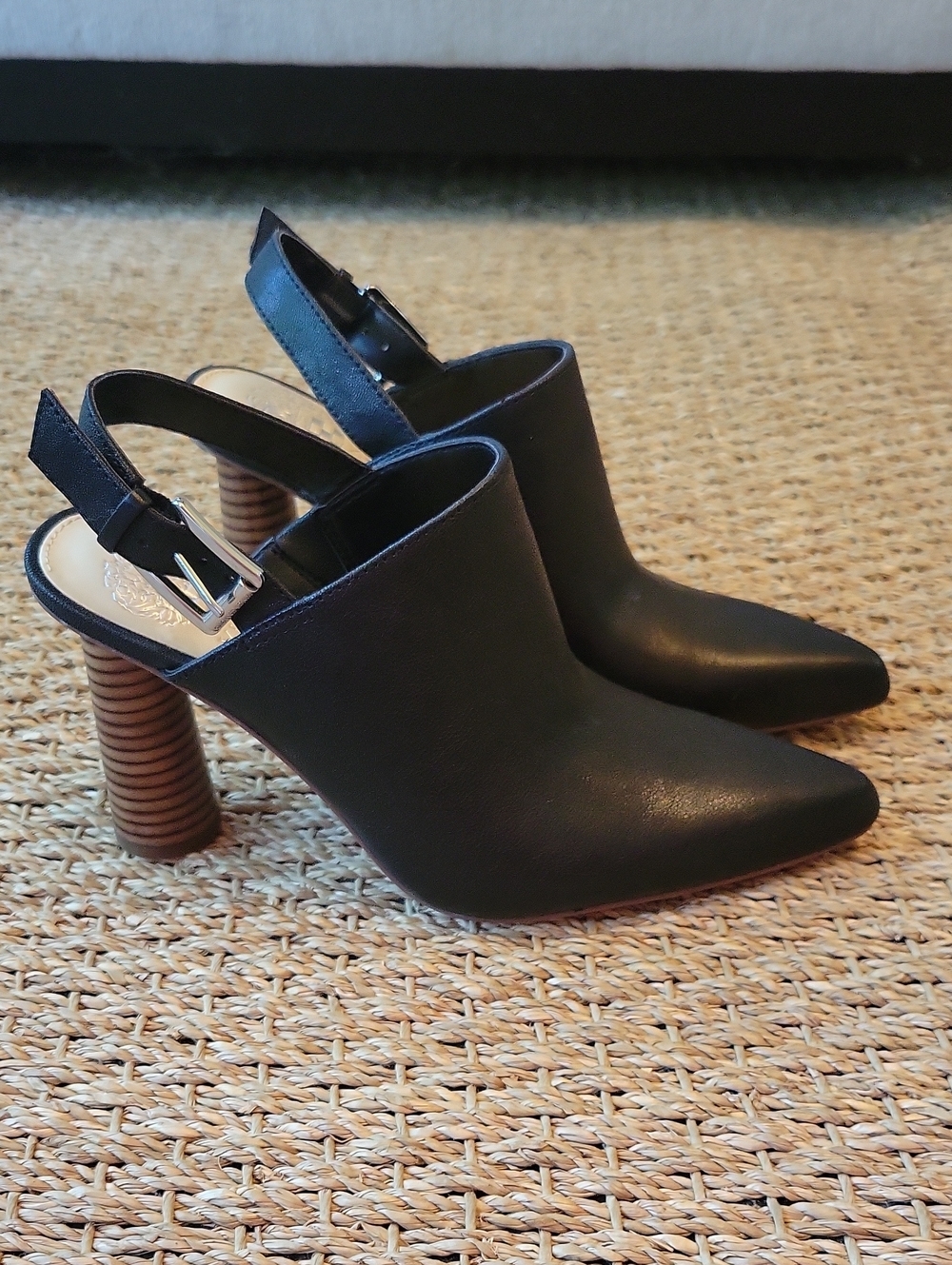 Vince Camuto Black Leather Bootie Heels. Pointed Toe Buckle Strap Size 6
